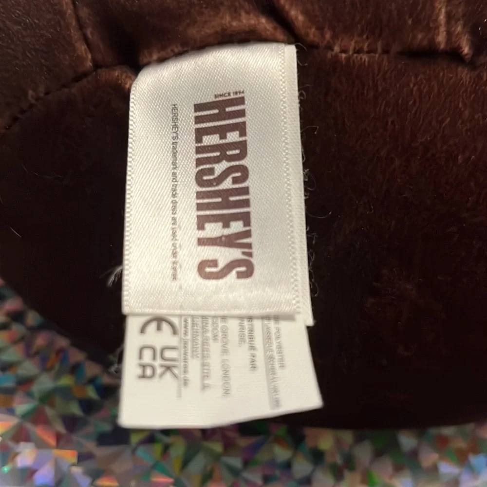 HERSHEYS CHOCOLATE VAMPIRE SQUISHMALLOW